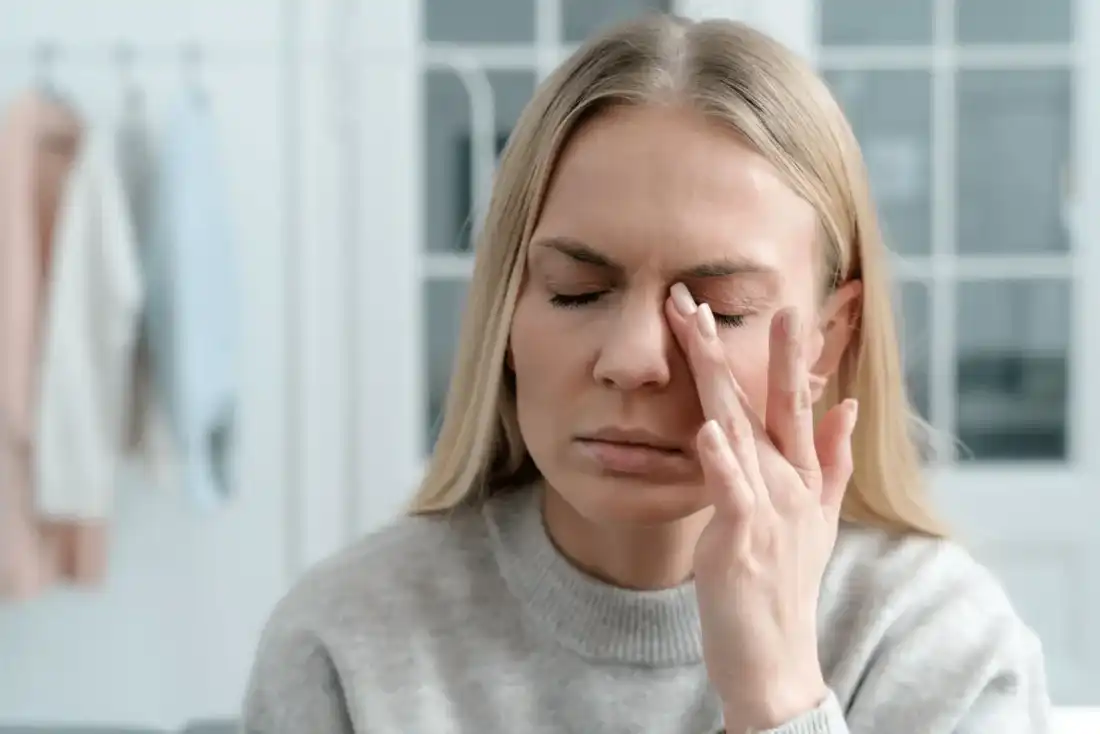 Patient with dry eye symptoms receiving care in Syracuse, Utah